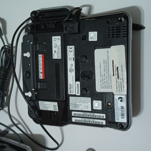 Verifone MX 915 Credit Card Processing Terminals (2) w/ Pens Cables and Manual - Picture 4 of 9